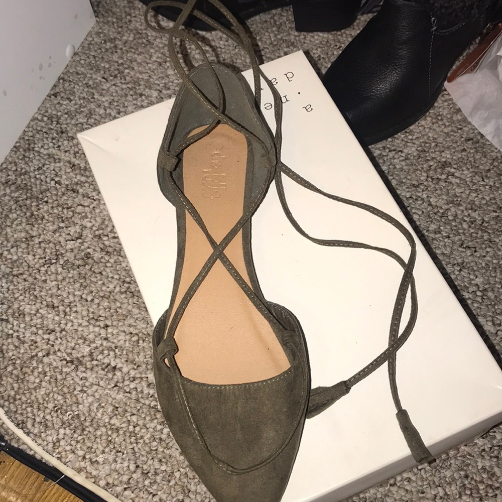 Olive flats